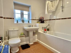 Family Bathroom- click for photo gallery